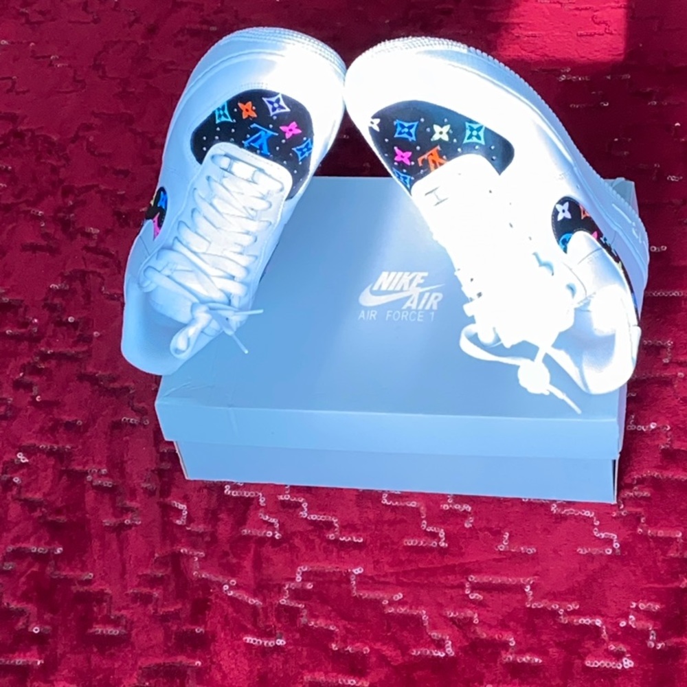 Custom Nike Air Force 1 - Picture 1 of 7